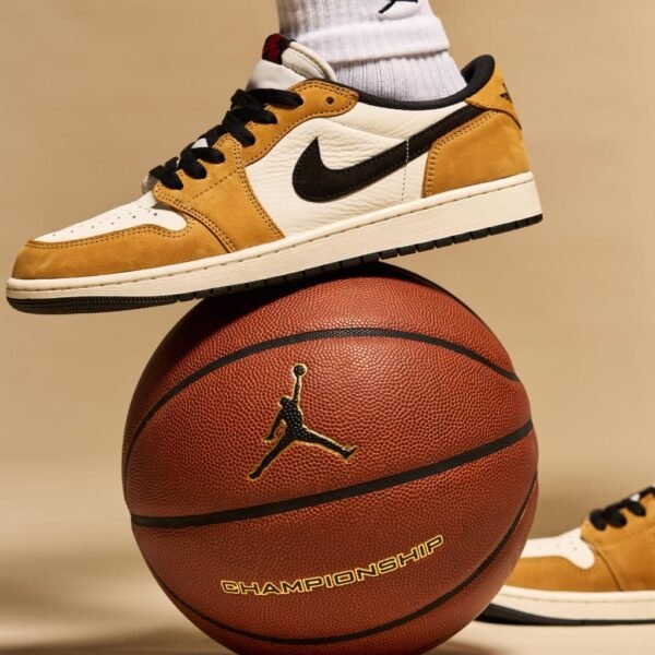 Alternative view of NK AIR JORDA_N RETRO 1 LOW OG ROOKIE OF THE YEAR [TAN / WHITE / BLACK] 1109025