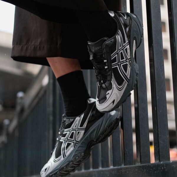 Alternative view of ACS GEL KAHANA TR V4 [BLACK / SILVER] 0809025