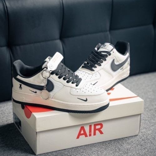 Alternative view of NK AIR FORCE 1 07 LOW STYLE VIOLENT BEAR [WHITE/BLACK] 1908025