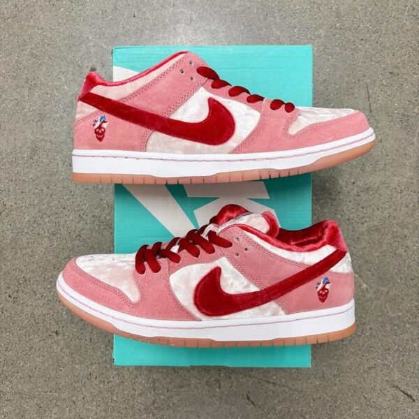 NK SB DUNK LOW PRO QS STRANGELOVE [RED / PINK / WHITE] 1509025
