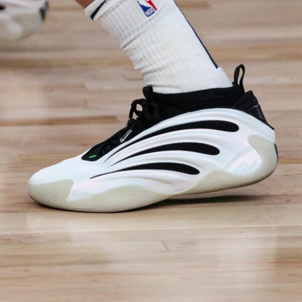 Alternative view of ADS HARDEN VOLUME 9 CLOUD CORE [WHITE BLACK] 0209025