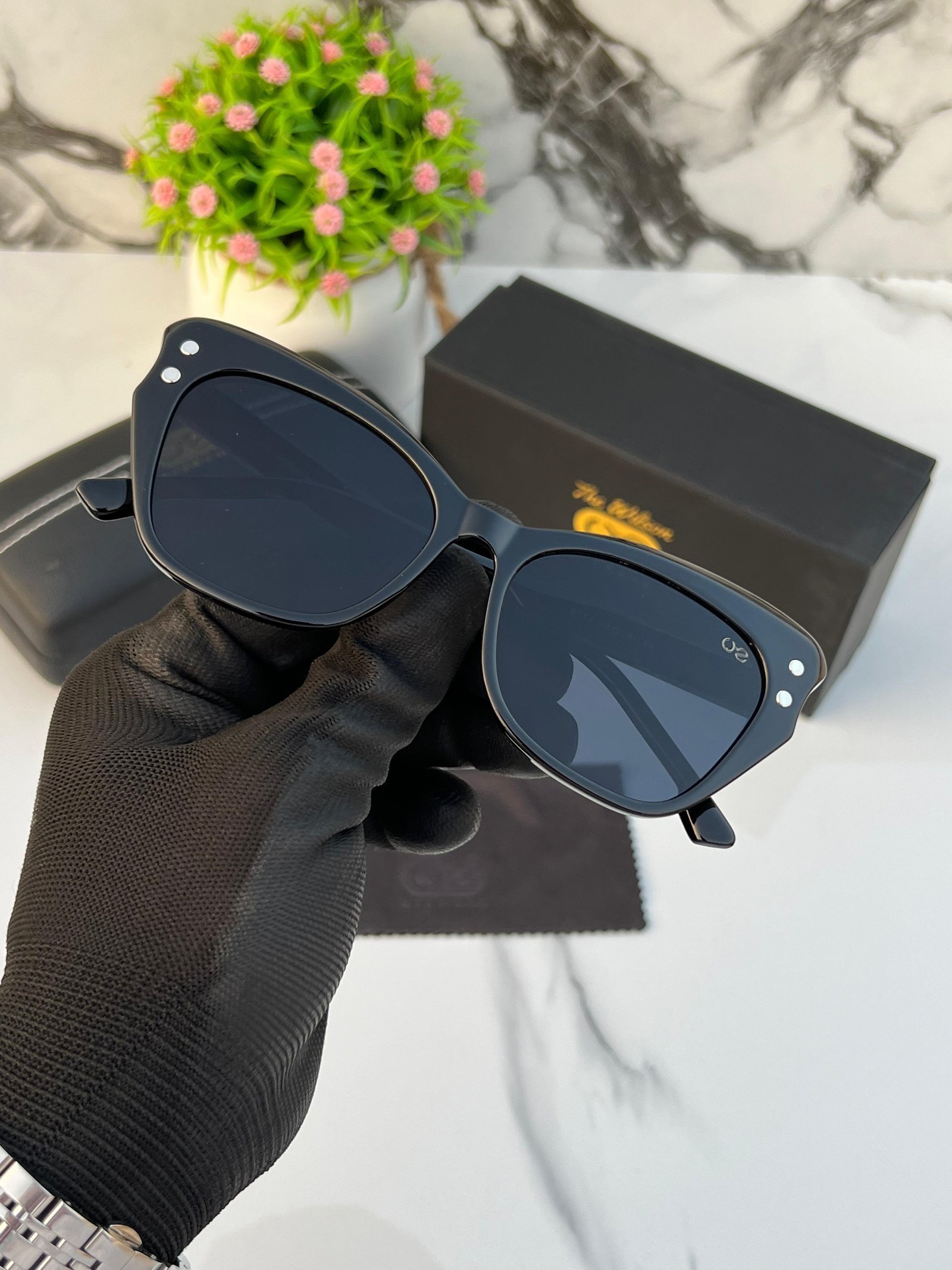 Branded The Wlson Cateye Full Black  Sunglasses (With Original Kit)