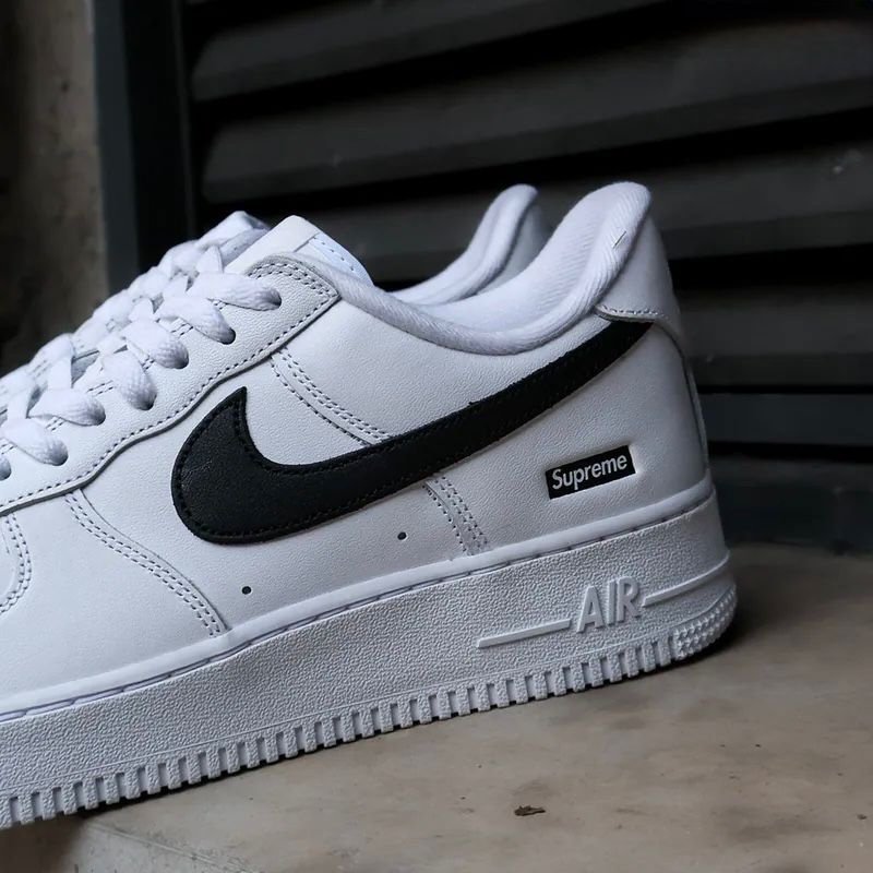 NIKE AIRFORCE 1 LOW SUPREME WITH BLACK🔥

*WITH OG BOX 📦*

*(PREMIUM QUALITY)* 🔥

*UNBELIEVABLE PRICE AND QUALITY*🔥🚀

*MOST DEMANDING SHOES 🔥*

*1st TIME IN INDIA 🇮🇳*