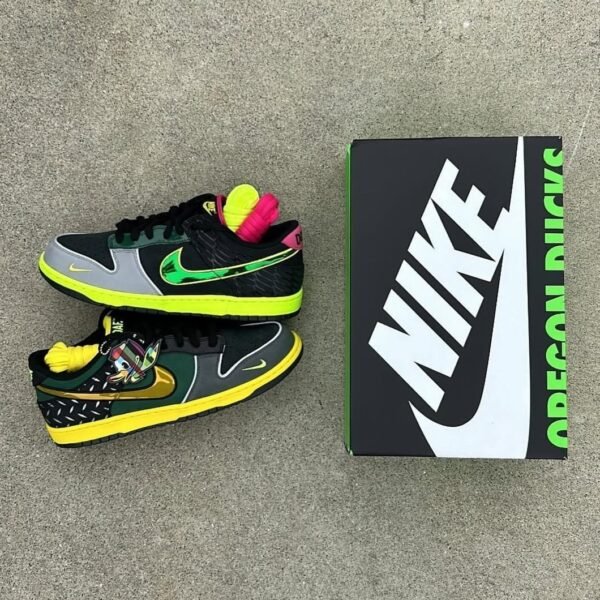 Nike SB DUNK LOW WHAT THE DUNK UNIVERSITY OF OREGON [BLACK / YELLOW/ GREEN] 0309025