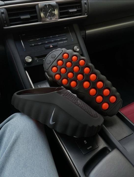 Nik.e Mind 001 Mules In black