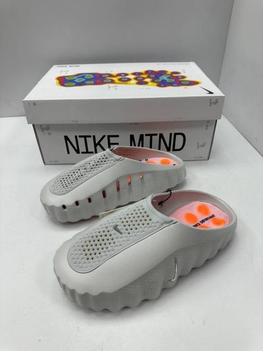 Nik.e Mind 001 Mules In The Grey